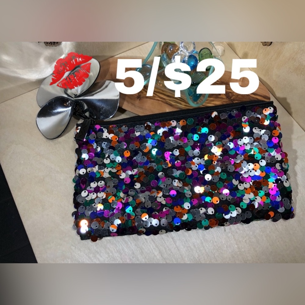 💋 Mac Makeup Bag
